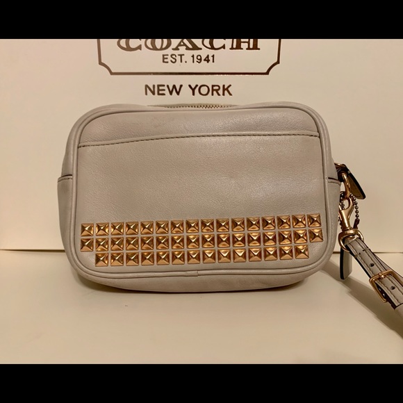 Coach Legacy flight wristlet - Picture 3 of 4